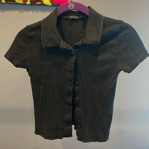 Brandy Melville black cropped button down. Stylish and on trend. Adorable!